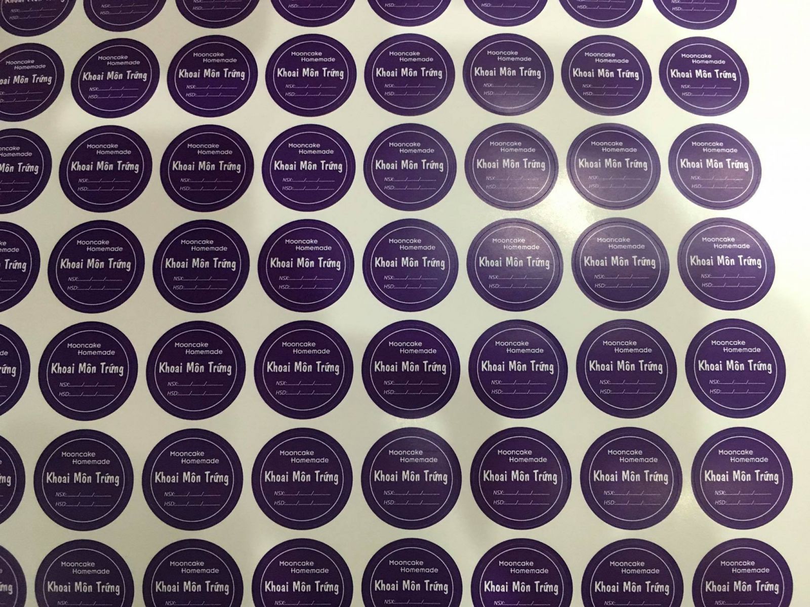 In tem nhãn nhân bánh trung thu lấy ngay sau 2 giờ