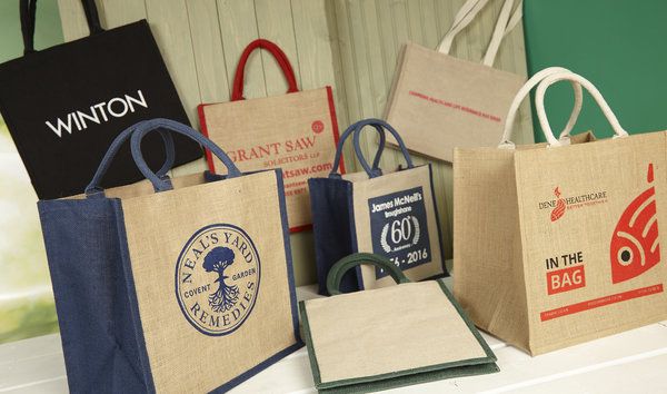 5-dieu-ban-can-biet-truoc-khi-dung-tui-de-quang-ba-thuong-hieu-6-img dùng túi giấy để quảng cáo hình ảnh công ty