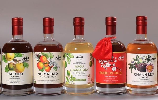 In decal giấy chai rượu trái cây miền Tây