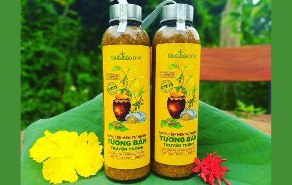 In decal giấy dán chai tương bẩn đầy hiện đại