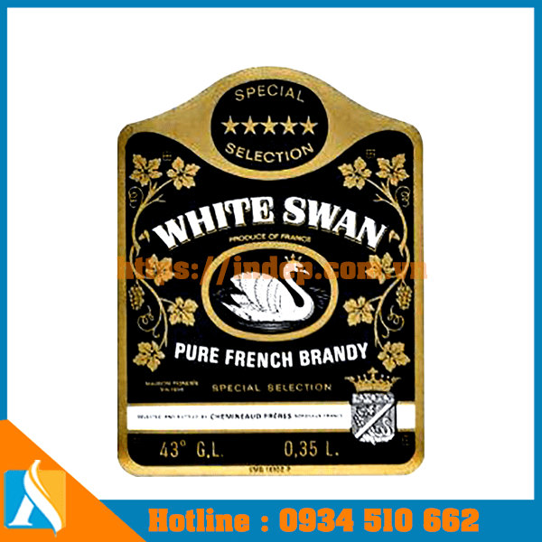 In tem nhãn dán chai rượu ở Hà Tĩnh