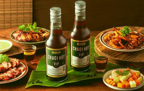 Mẫu thiết kế tem dán chai rượu chuối Vip đầy sang trọng